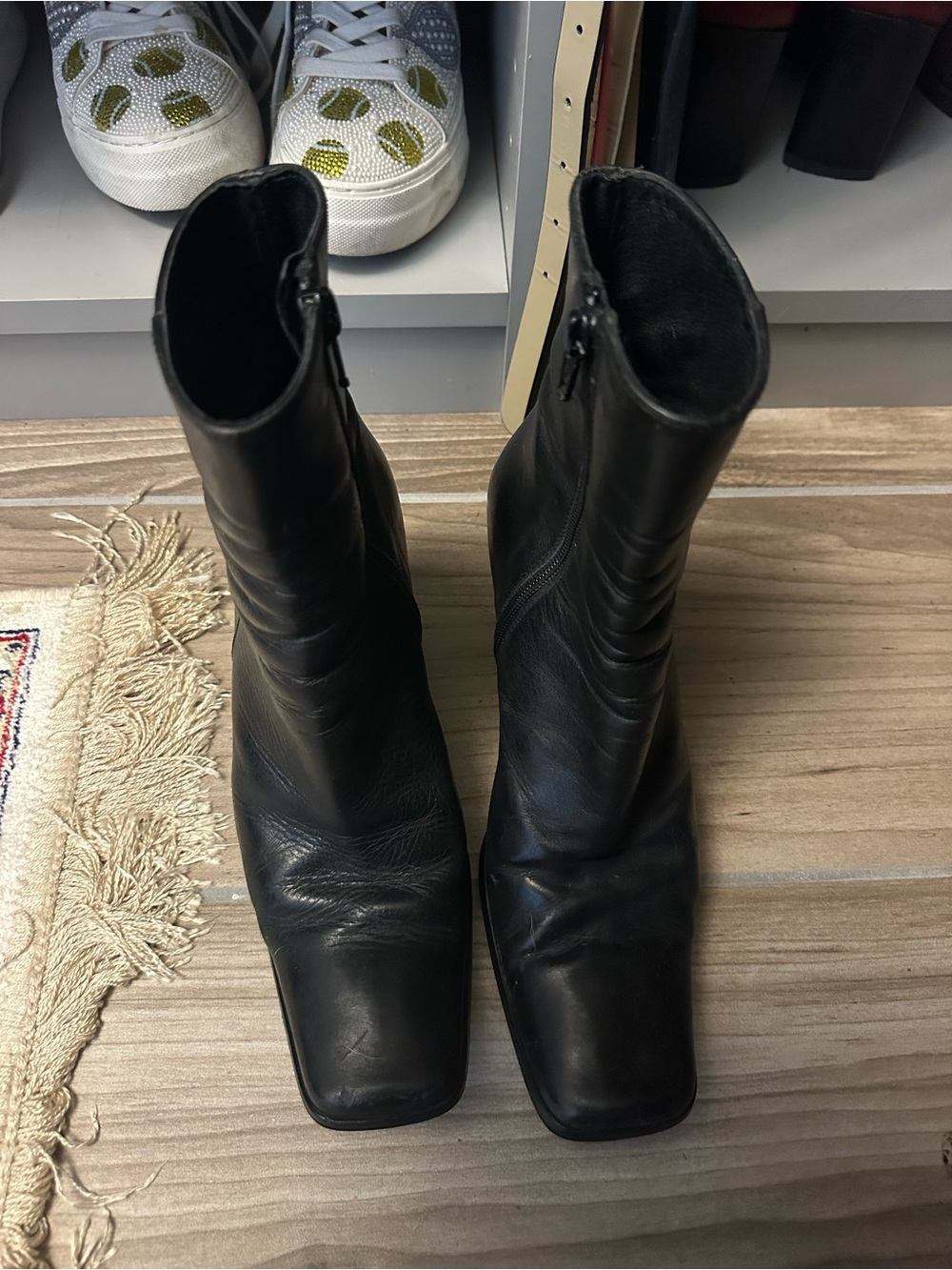 Jones Bootmakers of London Women's Black Leather Ankle Boots - Sleek Zip Closure